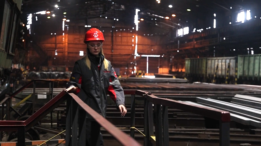 Kvindelig metalarbejder_lysere